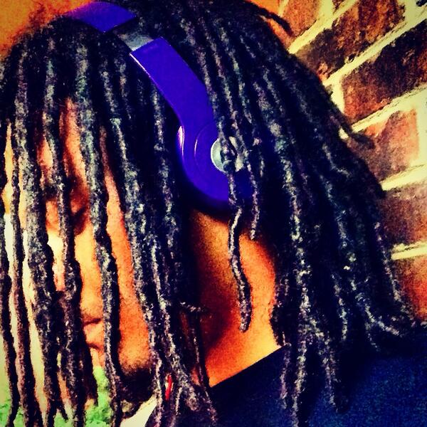 _Semi_Auto's tweet image. its rainin n i cant hear nun outside dese dre beats #semiauto #kingmarley #FWM #getmoneyseason