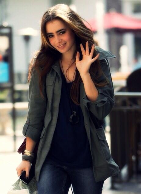 CrypticBadass's tweet image. Don't be fooled, I smile and act sweet but it's a mask covering that one urge to rip your heart out..