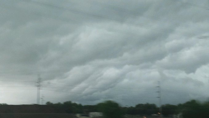 Storm clouds were crazy http://t.co/a8gmLYTEO6