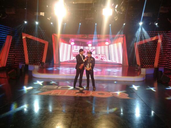 tcsoyelmejor's tweet photo. Espera los resultados @JcSEMtc ¿A ti te gustó el show? #UltimoCuartosDeFinal http://t.co/4ZvgJ6JSfM