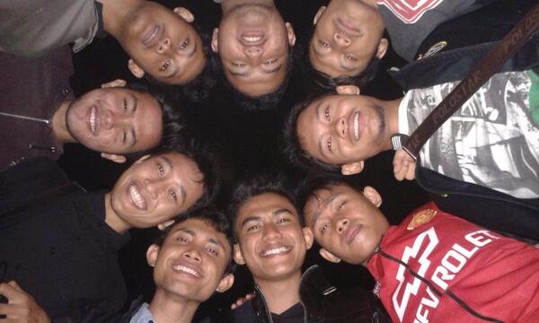 RezaFahleviKTN's tweet photo. @siiarta @RikoBudiPrast @rizkirb @AgungShandy_16 @AzureFeizhal  pergi tanpa rencana pulang ntah kemana http://t.co/Qh9Q5gwQzt