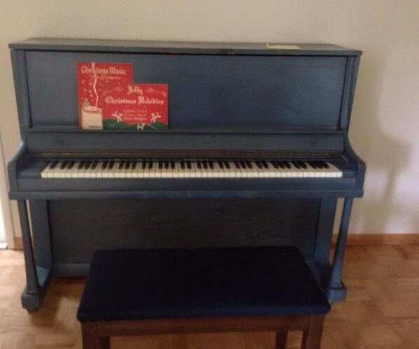 ART_Hopper's tweet image. Thanks to #craigslist I have a fully tuned piano for the price of transportation, it brings me so much joy :)