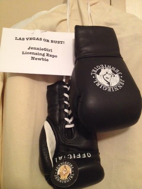 msjenniewalker's tweet photo. - Las Vegas Or Bust! @licensingexpo #License2Win @jenniegirlllc #newbie #boxing #apparel #brand #lasvegas http://t.co/3LNOmTXUWG