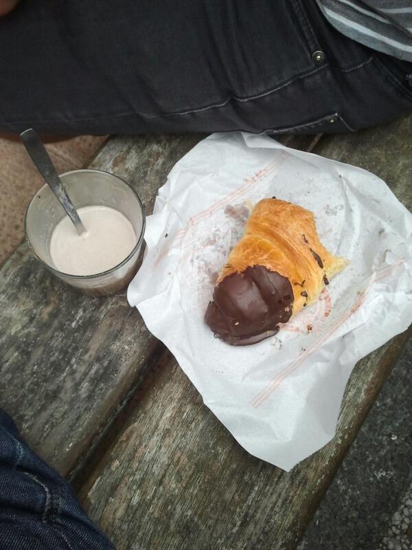gorkafer2's tweet photo. Desayunaandoo! @AnderFeo @xabat05 @oiereraa @julen_jus @martinezivan97 @Mikelcampa @xabierdiaz41 http://t.co/n3FRng1WdG