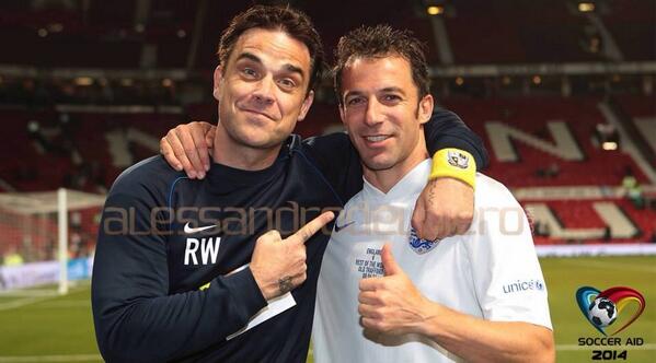 IleanaMangano's tweet image. @robbiewilliams @delpieroale the best men EVER!! ❤️ #loveit #mySinger #myfootballPlayer #together #SoccerAid 2014