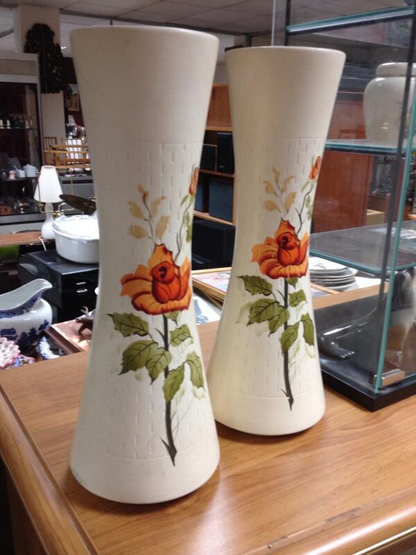 AngelWayAuction's tweet image. Tall &amp;amp; elegant - no chips ! Come and see for yourself ..... And there's more .....