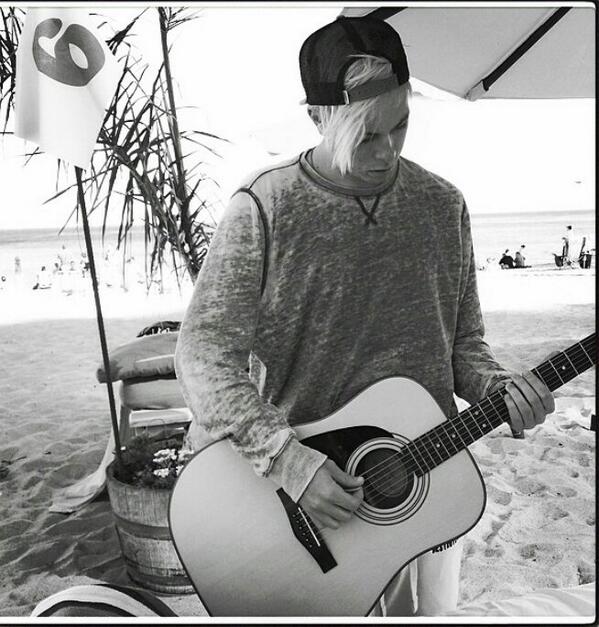 Riker_Lynch__'s tweet photo. Cause baby I'm the one if you want me too.. http://t.co/20LAWCn5lT