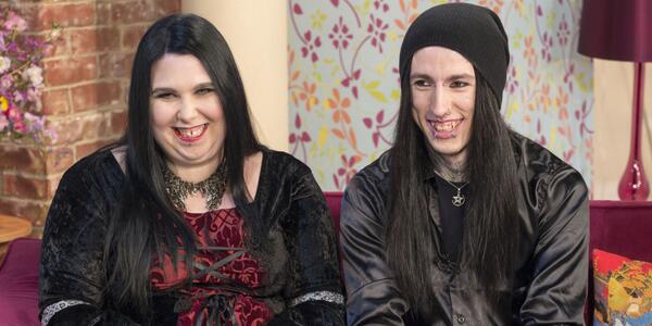 Существует ли вампиры в 21. Существует ли вампиры в 21. Настоящие вампиры существуют. Сумерки эдвард и ренесми. Самперы в реальной жизни.