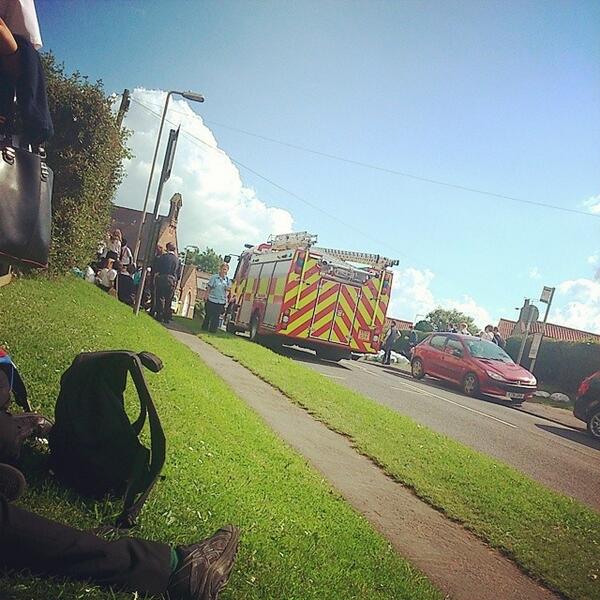 AFireStation's tweet image. Found this cool photo, not mine Fire engine's here~~ #firetruck #busbrokedown #busonfire #whatismylife #brokendown