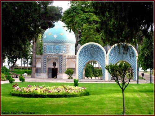 MustVisitIran's tweet photo. Kamal-ol Molk (Right) &amp; Attar-e Neyshaburi's (Left),Tomb, Neyshabur Khorasan-e Razavi #MustVisitIran #MustSeeIran http://t.co/3XEDZ3hozd