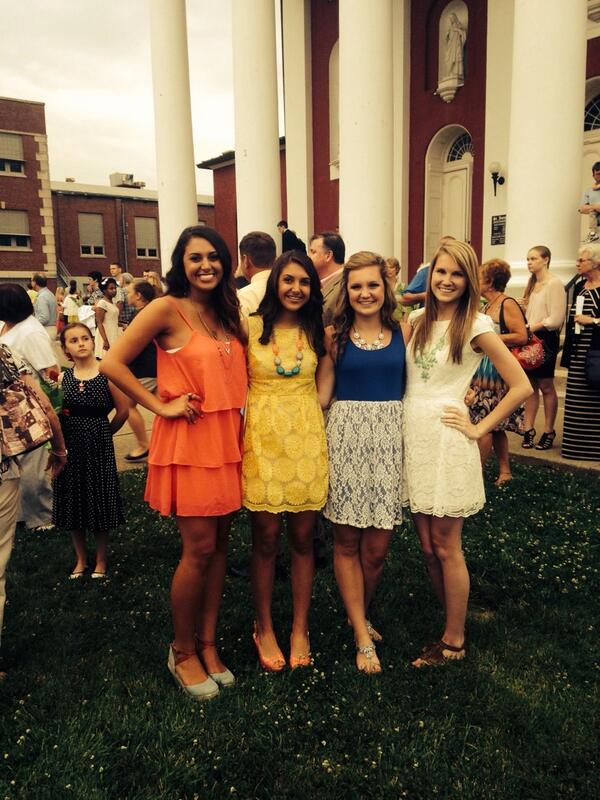 _cleeeeoo's tweet photo. Sistas🎀 http://t.co/G5i65mEXxe