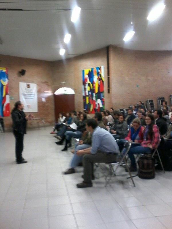 DTerritorial's tweet photo. @integracionbta Sub Gil, equipo #Proyecto753 en ejercicio de socialización y actualización de la información. http://t.co/ygJHr9J2Ax