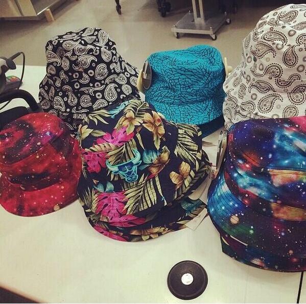 FunnyPicsDepot's tweet image. MUST BE FOLLOWING. RT for a chance to win one of these crazy bucket hats. I'll pick 3 random retweeters in 4 hours💯