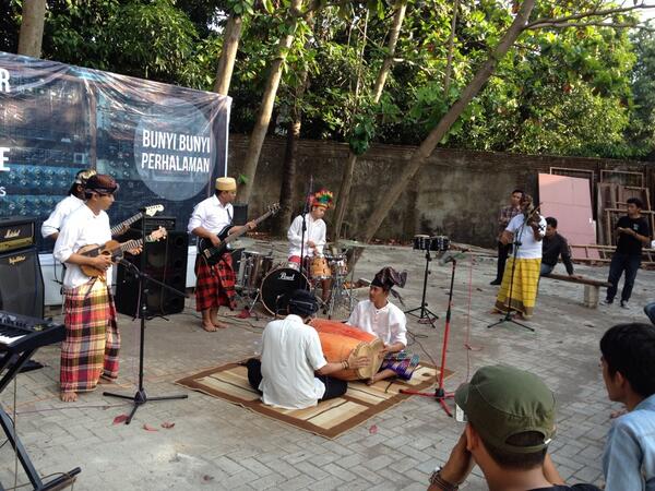 Makasih foto2x om"<a href="/siradjuddinID/">Hencox.</a>: <a href="/Urban_Eggs/">UrbanEggs</a> "