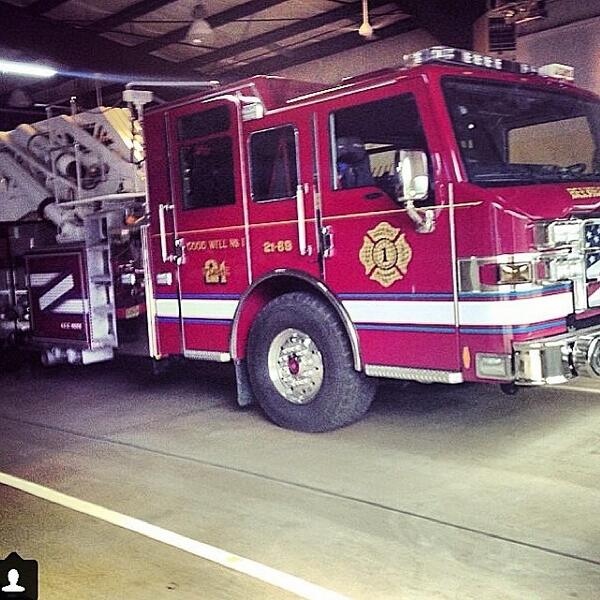 AFireStation's tweet image. Found this cool photo, not mine Thanks @tgf725 ! #goodwillfire #towerladder #njfiretrucks #brotherhood #engine #t...