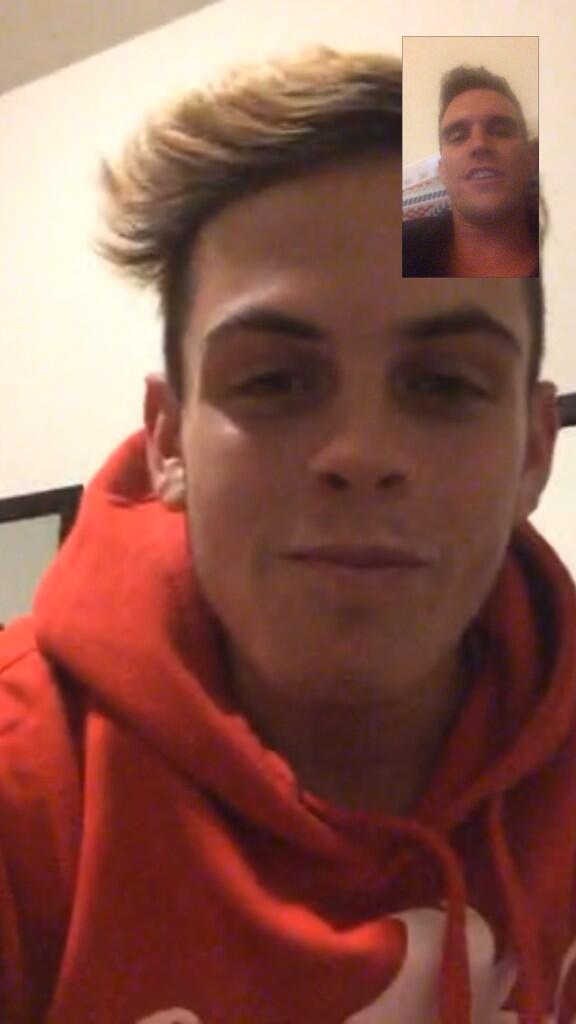 ChoiDatOi's tweet image. “@GazGShore: @danielsahyounie but why get the pierced nipple out.. To much 😂🙈😯 http://t.co/FUMbgqWa4O”OUCHHH !