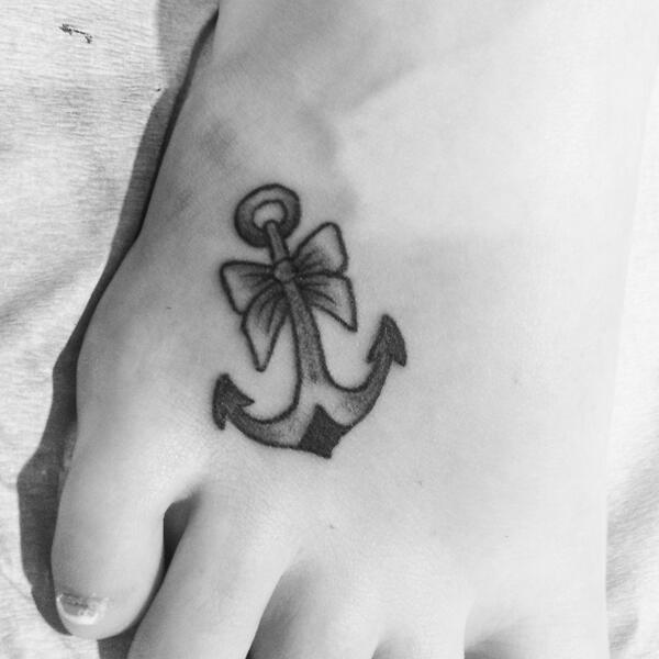 lunarestatu's tweet photo. Bonito y divertido tattoo http://t.co/EgaIdwgRts