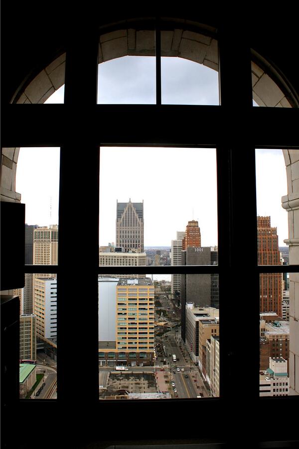 Broderick_Tower's tweet photo. Wake up to this #view of #downtown #detroit every morning! #comericapark #detroittigers #belleisle #rencen http://t.co/idlde6uFFm