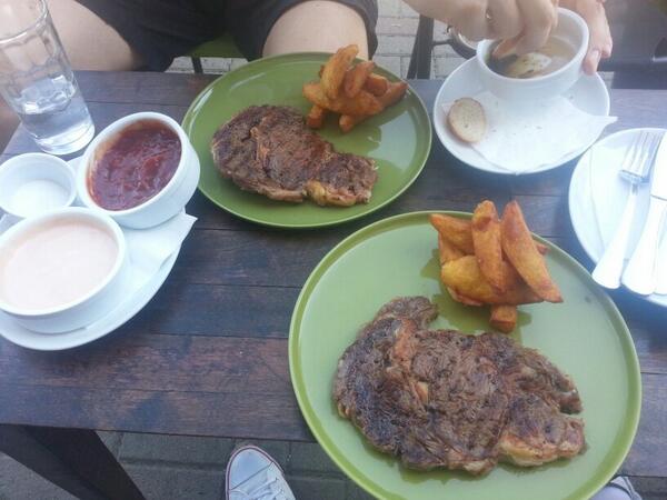 Lieliskas pusdienas ar labako steiku <a href="/DarbnicaCafe/">DarbnicaCafe</a>