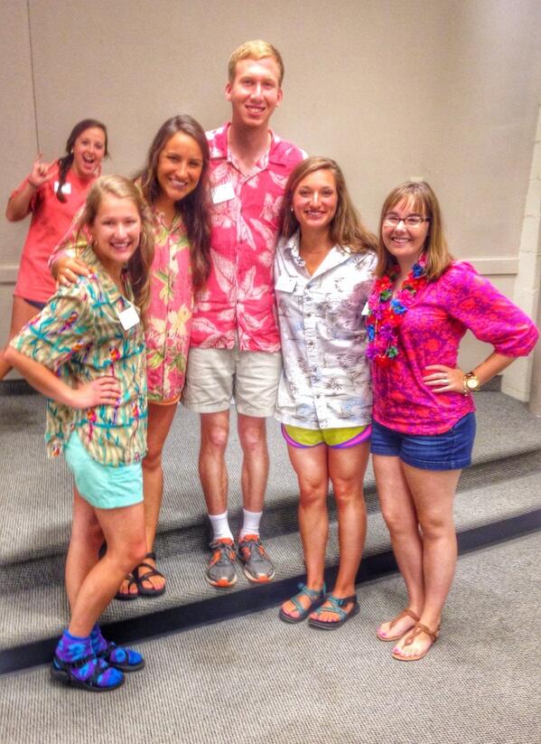 CUOAelaine's tweet photo. Tropical Tuesday with @CUOAana @CUOAcaroline @CUOAmargaret @CUOAmatt http://t.co/FTR5mXRLDX