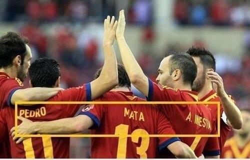 incoherencia_'s tweet photo. ¿COINCIDENCIA? http://t.co/tsAbLY0pCG