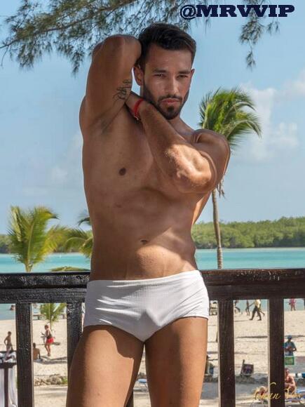 mrvvip's tweet photo. #MenUniverseModel2014 Brazil. Swimwearnya kece nih. Harusnya semua kontestan pake kaya gini. :) http://t.co/eMXxCR3fhC