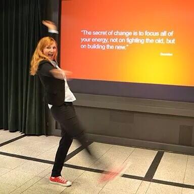 YvonneFosser's tweet image. Takk for flott foredrag for @HPNorge s ledere @IamK_KMaudal CFO ( Chief Fun Officer) brainwells.com @GPTW_NO