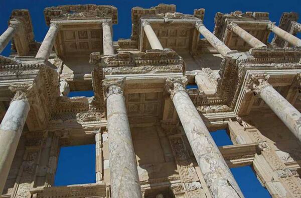 Leigh_Goff's tweet image. The #LibraryofCelsus-an ancient Roman #publiclibrary located in #Turkey--this is #beautiful!! #amwriting #amreading