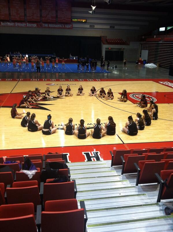 SCWCheer's tweet photo. Team bonding #day2 #ncacamp http://t.co/jxV80XdxAe