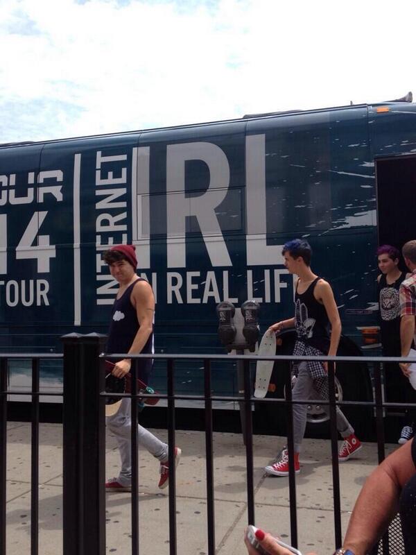 sam_pothead's tweet image. oh. bAbes