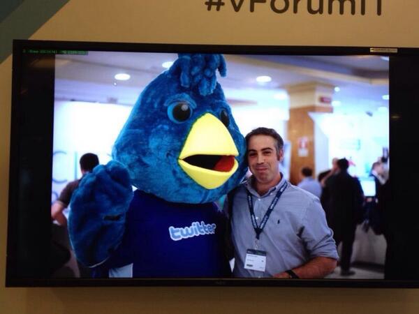 OkOneRoma's tweet photo. #vForumIT e anche @pongo501 http://t.co/7ruVeAESUQ