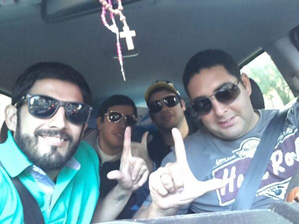 domingobrusque1's tweet photo. Camino a asu con lori kaii http://t.co/s3F3QcrMKR