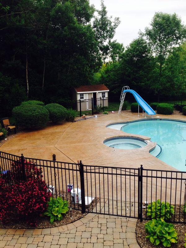 Chomogen integral color for concrete. The easiest, consistent and exact pigment for ready mix.