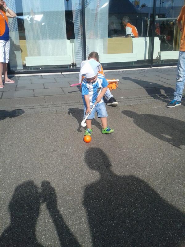 niwredvednil's tweet photo. @BelenSucci Isabell still has the orange hockeyball for your baby! Good luck against NL #RWHC2014 ( http://t.co/0CPooGTcMA