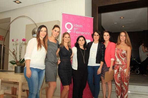 MakLifeCoach's tweet photo. ...me sigue emocionando est recuerdo!@IdeasEnFemenino @malasmadres @CharoMoreno @Leonor_Cabrera http://t.co/clqOSCmJAq