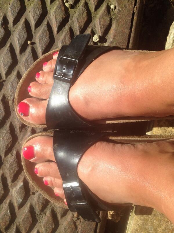 #tweetyourfeet 
#sayNotoDomesticAbuse