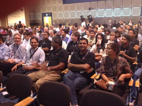 Hey, it's me. "@db_inmemory: Oracle In-Memory Dev team ... waiting for the launch to begin #db12c #inmemory "