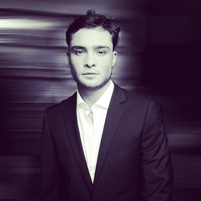Ed Westwick on Twitter: "The portrait http://t.co/LtD7tpD04i"