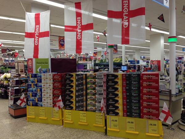 ProduceChester's tweet photo. Foyer set up #ComeOnEngland @TescoChester @dvka715 http://t.co/8WjeDiFlez