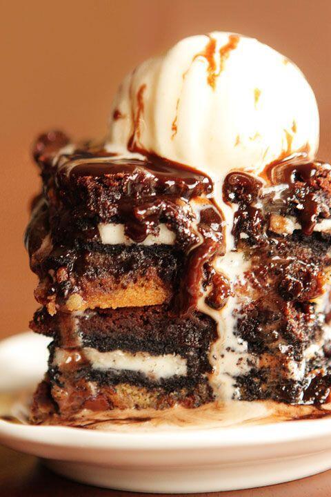 DeliciousTbh's tweet photo. Chocolate Chip Cookie n’ Oreo Fudge Brownie Bar http://t.co/mOp55Gvy36