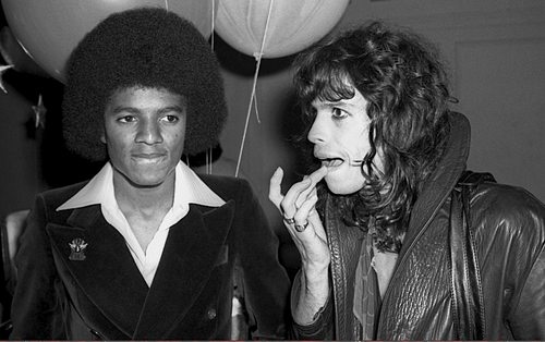 MusicFilmPics's tweet photo. Micheal Jackson and Steven Tyler, 1977 http://t.co/qwIIiF4JPo
