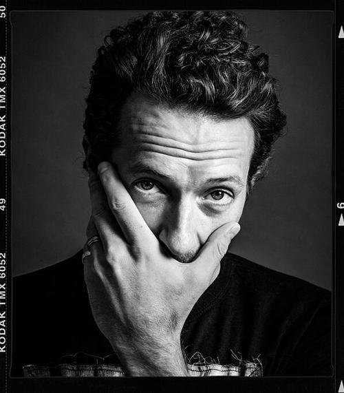 YestoColdplay's tweet image. RT @kriiztiyan HANDSOME!!! #chrismartin