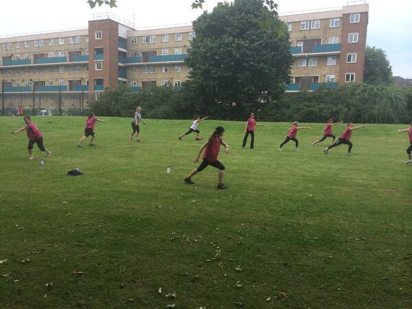 kmarkparker's tweet photo. RT @juicytube13 #SE16Hour why not join in with @ThePerfectFit16 Mon and Fri in Southwark Park http://t.co/9bC5eAg59U http://t.co/bKBuQ8nrPF