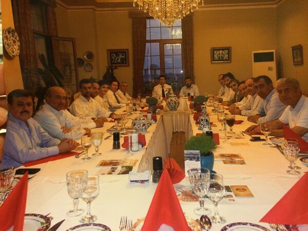 İto meclis üyesi Dostlar ile beraber yemekdeyiz