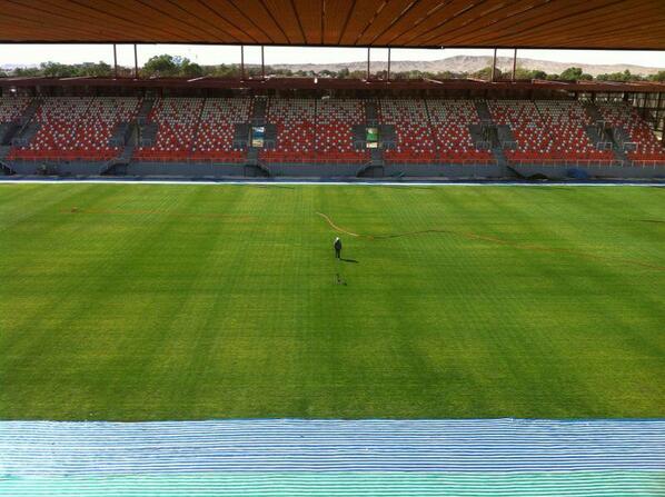 _Angelotti_'s tweet photo. FOTOS ESTADIO FERNANDO CORNEJO JIMENEZ DE CALAMA  Noveno corte de pasto via (@nidiabustamante) http://t.co/XjzNOWPlhs