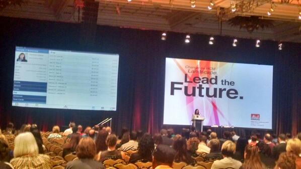 ggonza4knex's tweet image. Smoothly demo of Fusion Apps of iPad native application by Gretchen Alarcon #ohugglobal #oraclehcm #everythingmobile