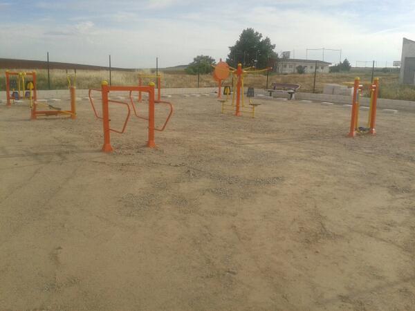PauToquero's tweet photo. El gym en casa 😆 Malaguilla va a más!! http://t.co/RRjhZfqFhY