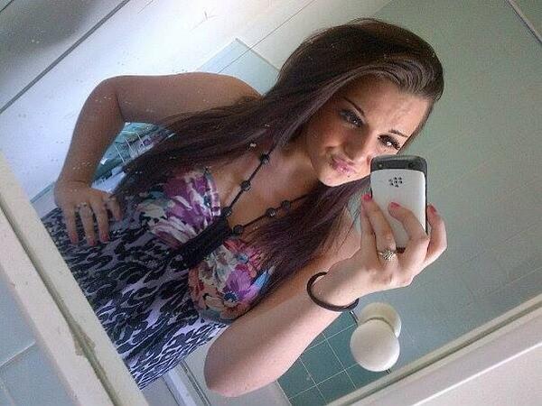 ChelseaLeaKent's tweet photo. “@GawdBooty: Quote this with a summer selfie ☀️👙” http://t.co/tbNLigKJqw