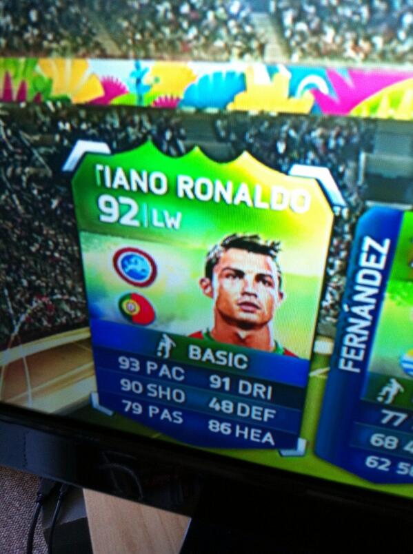 LeMetFIFA's tweet photo. We just got... RONALDO IN A PACK!!!! @EASPORTSFIFA #FUTWC #CR7 http://t.co/X2QMveVR3r