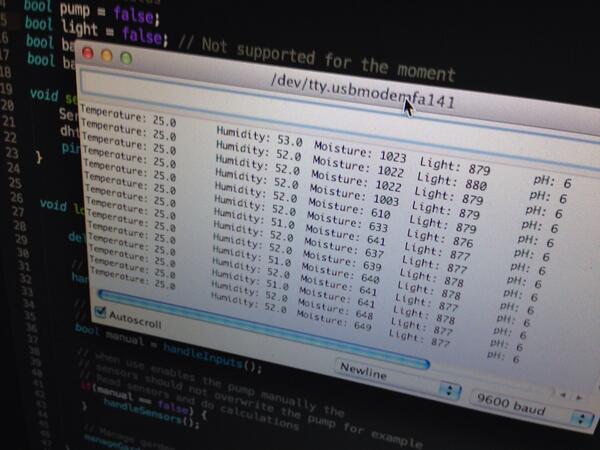 Sitebase's tweet image. The sensors already work #arduino #garduino